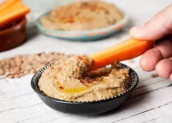 carrots and hummus