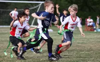 kids playing flag football